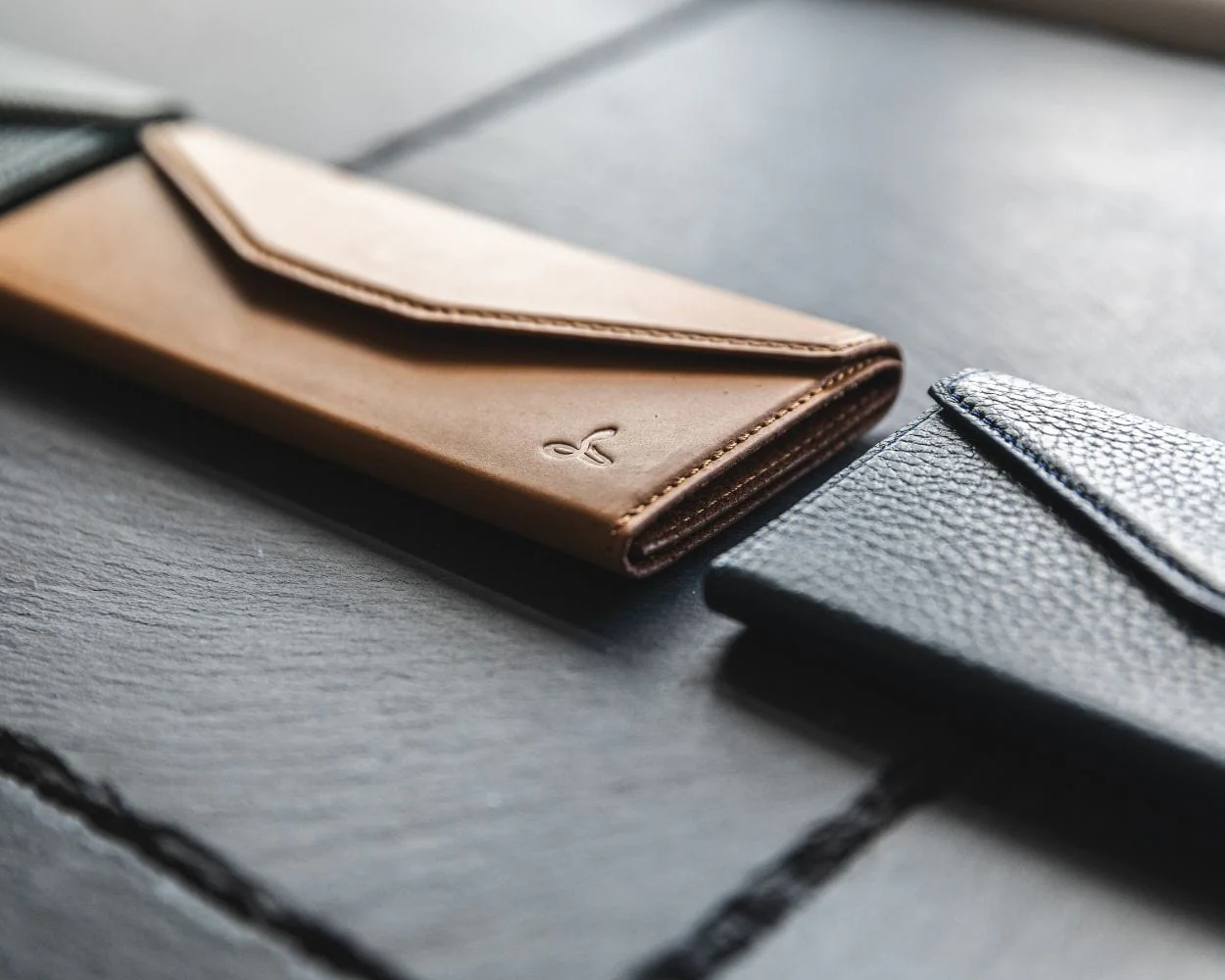 Metro Foldable Leather Glasses Case - Image 38