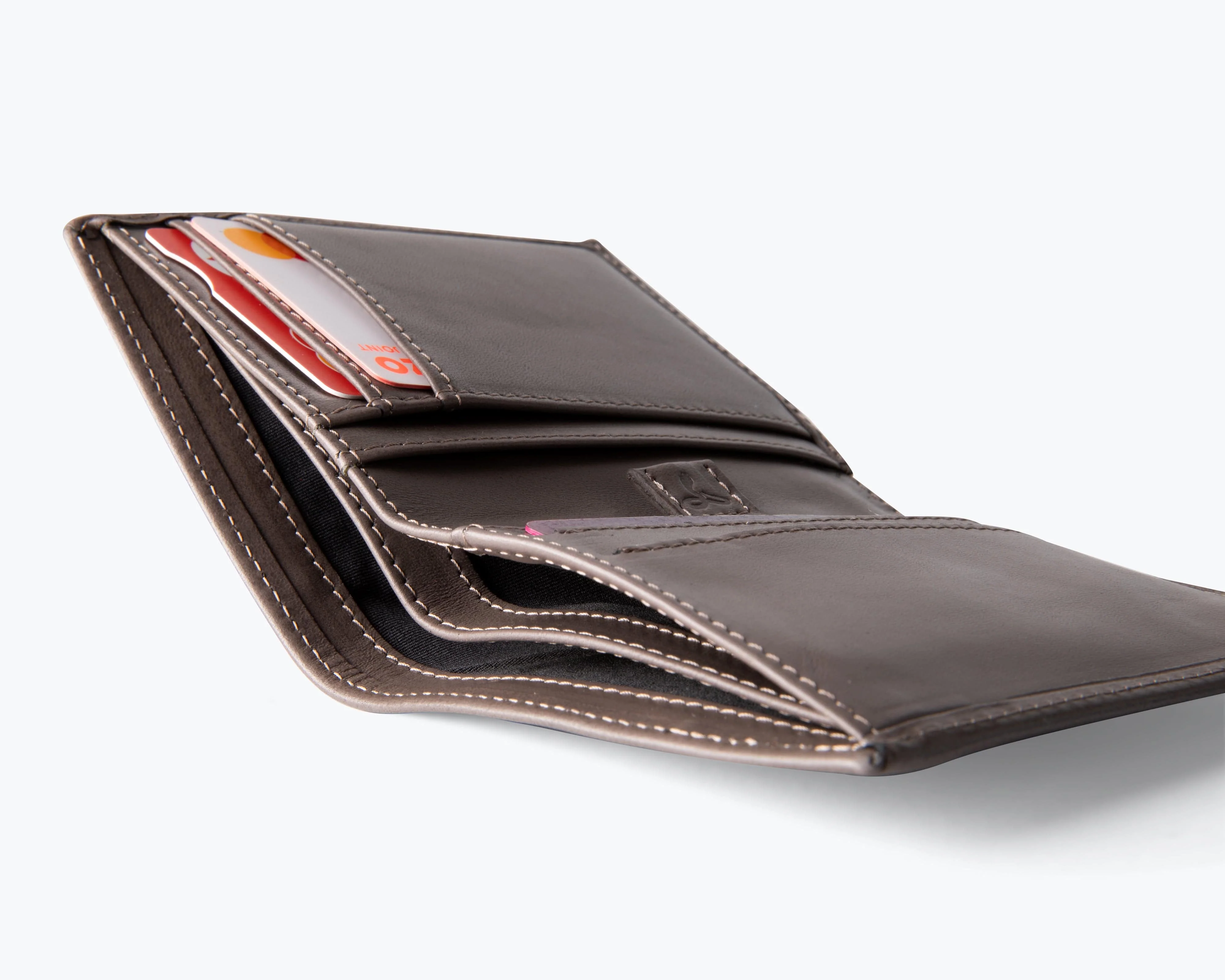 Metro Leather Bifold Wallet - Image 47